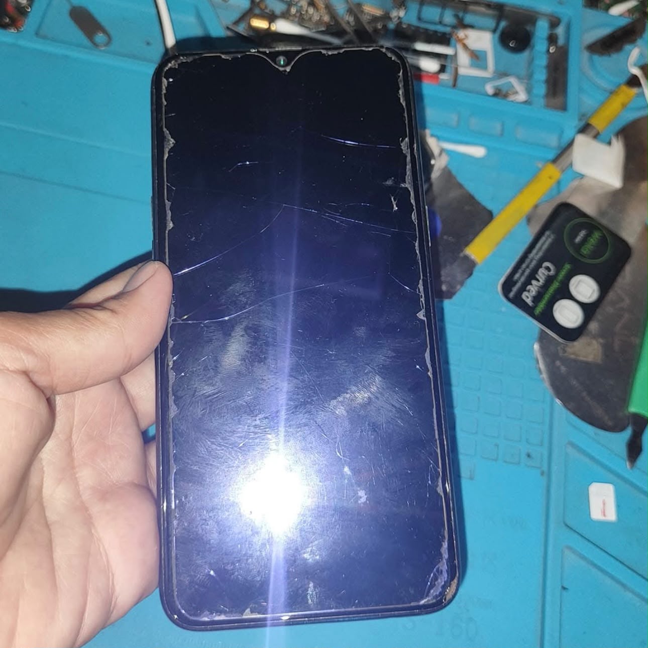 LCD rusak sebelum service